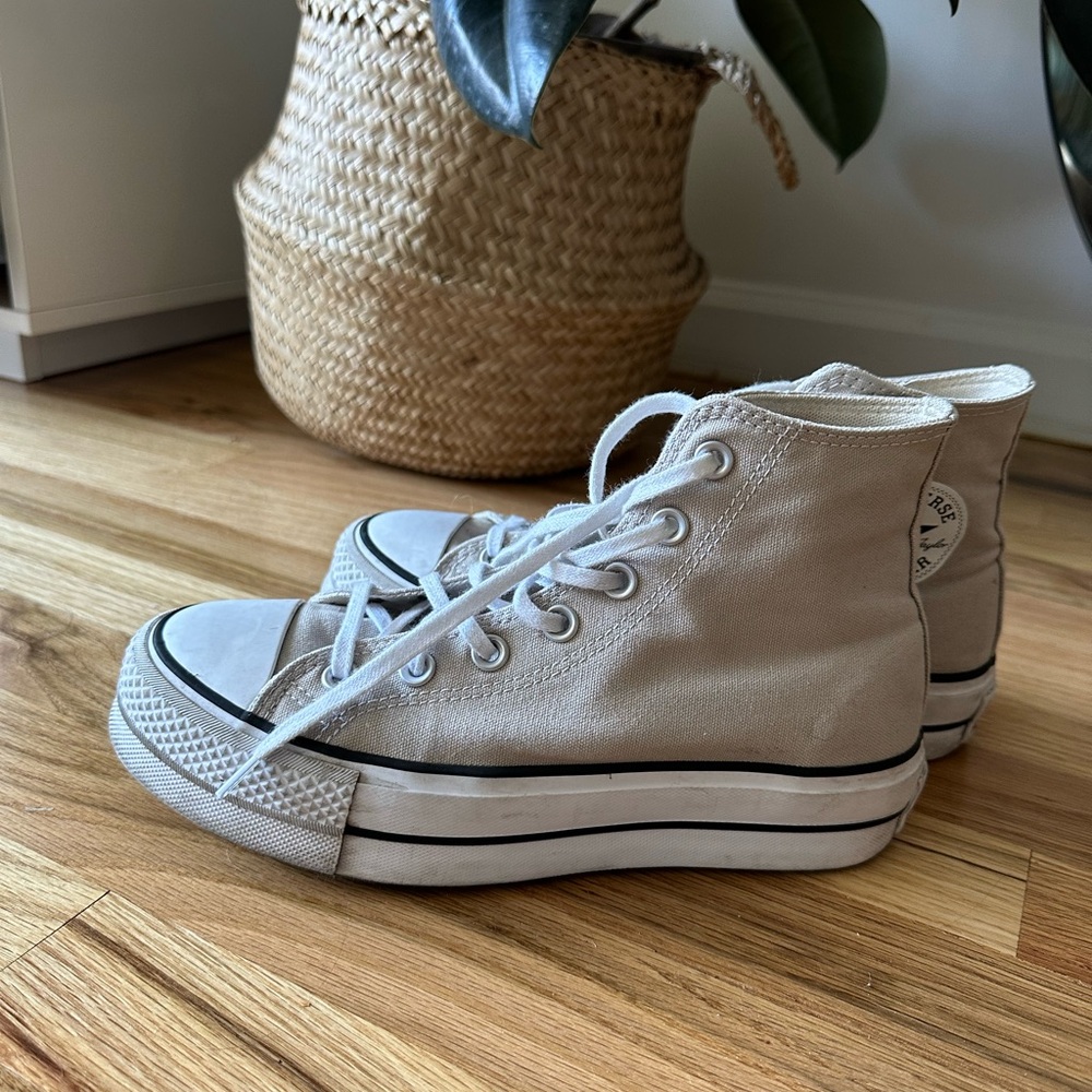 Platform converse in tan